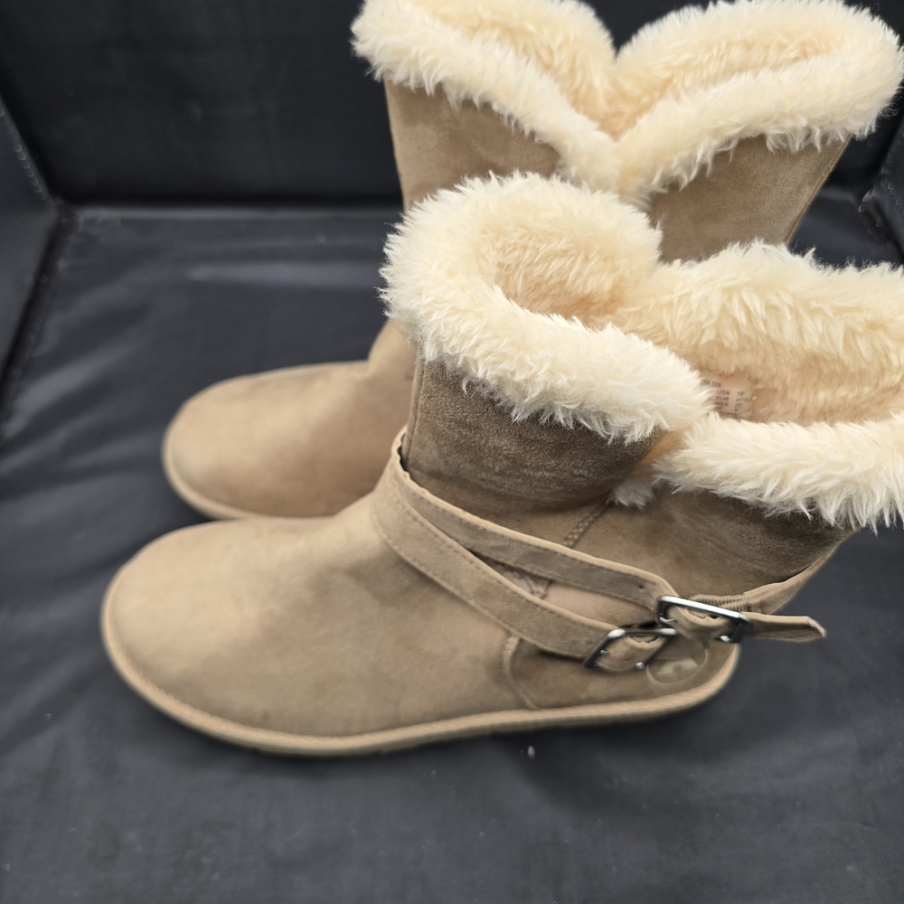 Airwalk Tan and Cream Winter Boots with Faux Fur Lining‎